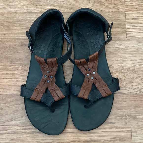 Keen Black Sandals Sz 8 - Picture 2 of 9